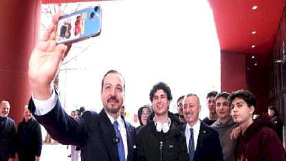 Kürşad Zorlu'dan Alev Alatlı Kütüphanesi'ne övgü