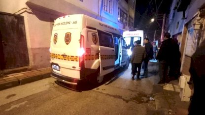 Manisa'da 52 yaşındaki oğlunu yatağında ölü buldu