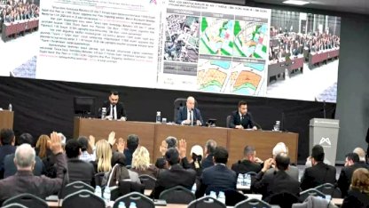 Mersin Büyükşehir Meclisinde 2,5 milyar TL'lik borçlanma tartışıldı