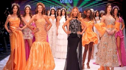 Özge Ulusoy ve Ceren Arslan'lı muhteşem defilede görsel şölen