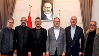 Özgür Özel Ayvalık Belediyesi'ni Ziyaret Etti