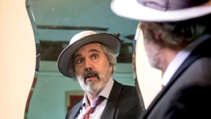 Portekiz'de cumhurbaşkanı adayından sıra dışı vaatler: Herkese Ferrari verilecek musluklardan şarap akacak