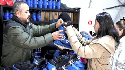 Sömestir Eğlencesinin Adresi Ahmet Çalık Buz Pateni Pisti Oldu