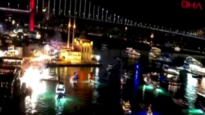 Türkiye 2026'ya 'merhaba' dedi... Yeni yıl havai fişeklerle karşılandı