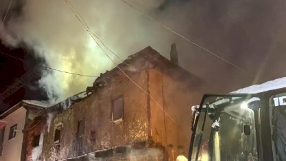 Uşak'ta Yangın: Çift Dumandan Etkilendi