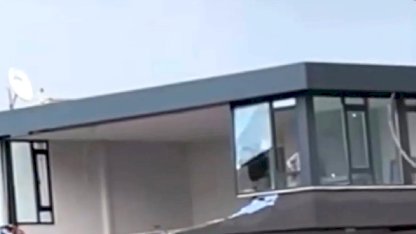 Yalova'da Fırtına Balkon Duvarını Yıktı