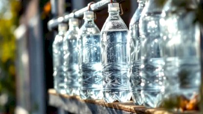 Yaz-kış balkonlara asılıyor! Su ve sirke dolu şişelerin sırrı buymuş