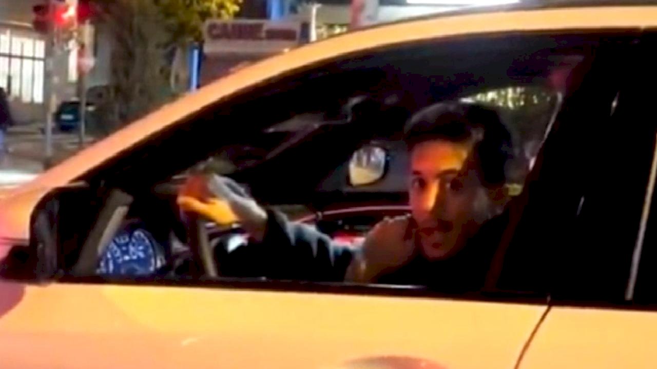 Tayfur Bingöl, trafikte taraftarlarla sohbet etti