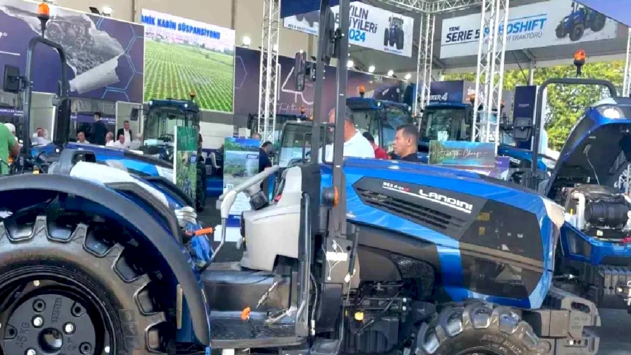 Traktör Satışları 2023'te D düştü