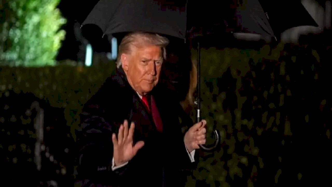 Trump'ın Konvoyu Şüpheli Nesne Nedeniyle Yolda Değişti