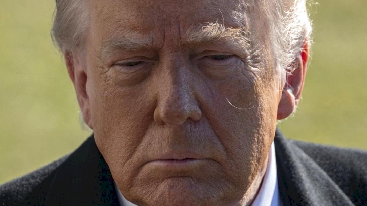 Trump'tan İran'daki göstericilere çağrı: Kurumlarınızı ele geçirin