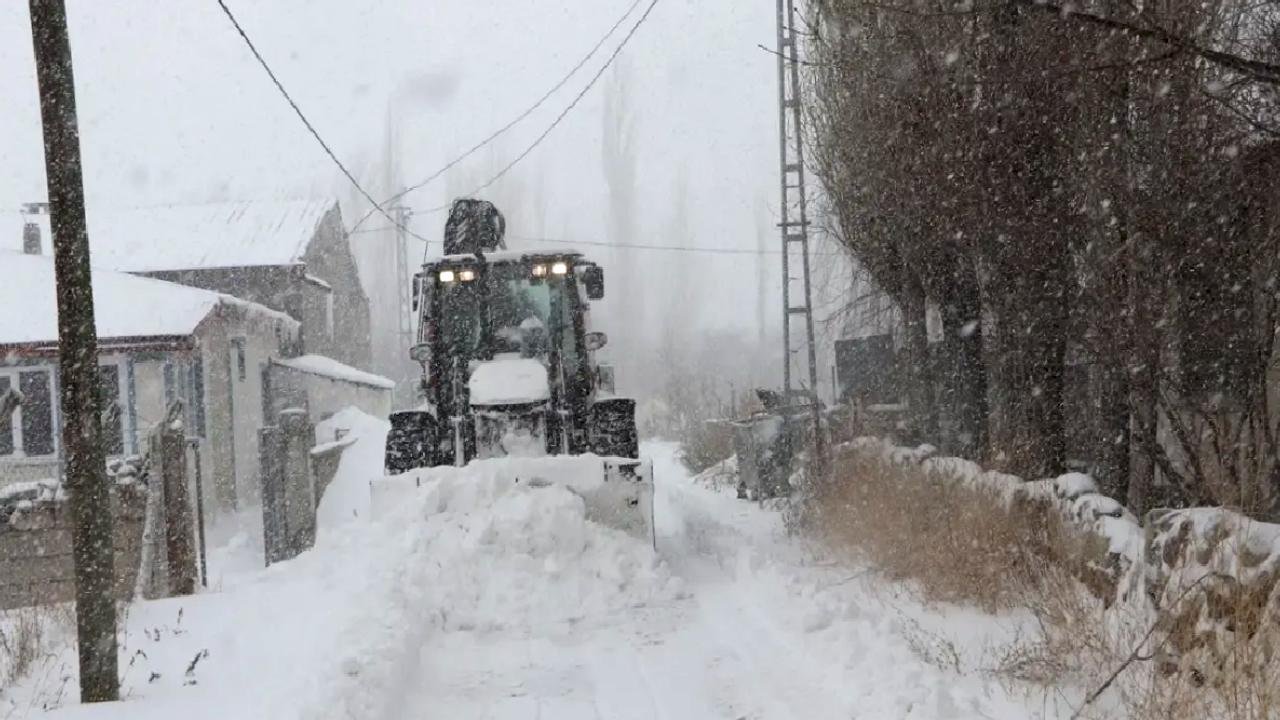 Ulaş'ta Kar Temizleme Çalışmaları Başladı