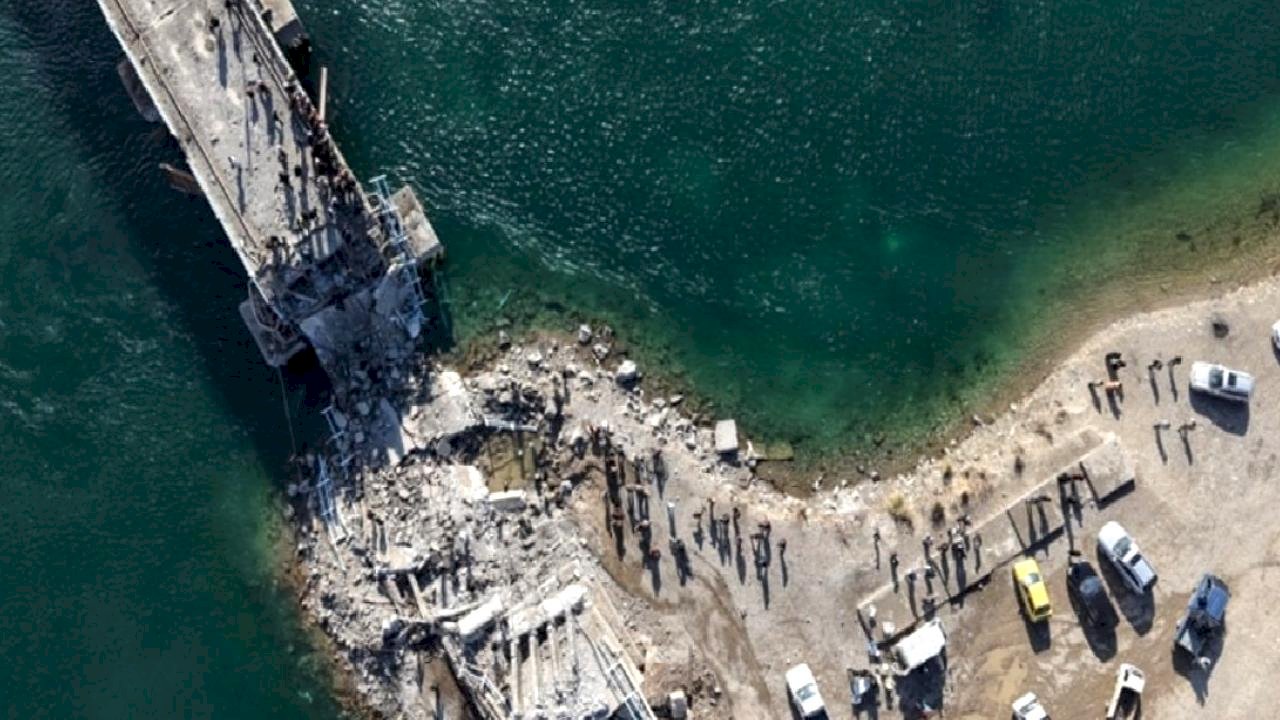 YPG/SDG'li teröristlerin Rakka'da köprüleri havaya uçurması günlük yaşamı felç etti