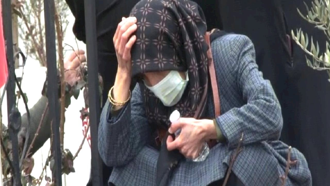 Adıyaman’da deprem şehitliğini ziyaret eden aileler duygusal anlar yaşadı