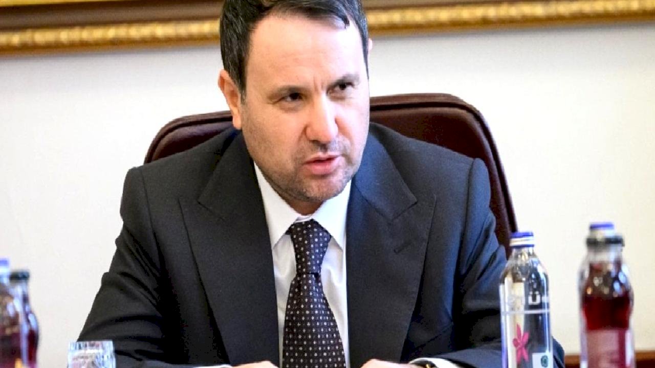 Akın Gürlek: Klavye delikanlılığı yapan açık kimliğiyle yapacak