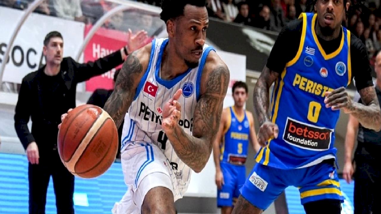 Aliağa Petkimspor, Peristeri'ye mağlup oldu