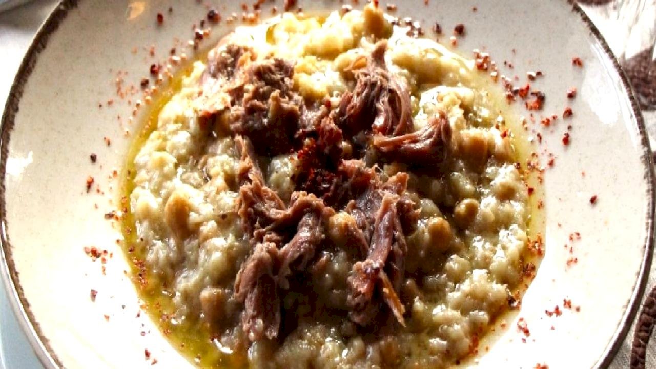 Amasya'nın tescilli lezzeti 'taş fırın keşkeği 12 saatte hazırlanıyor