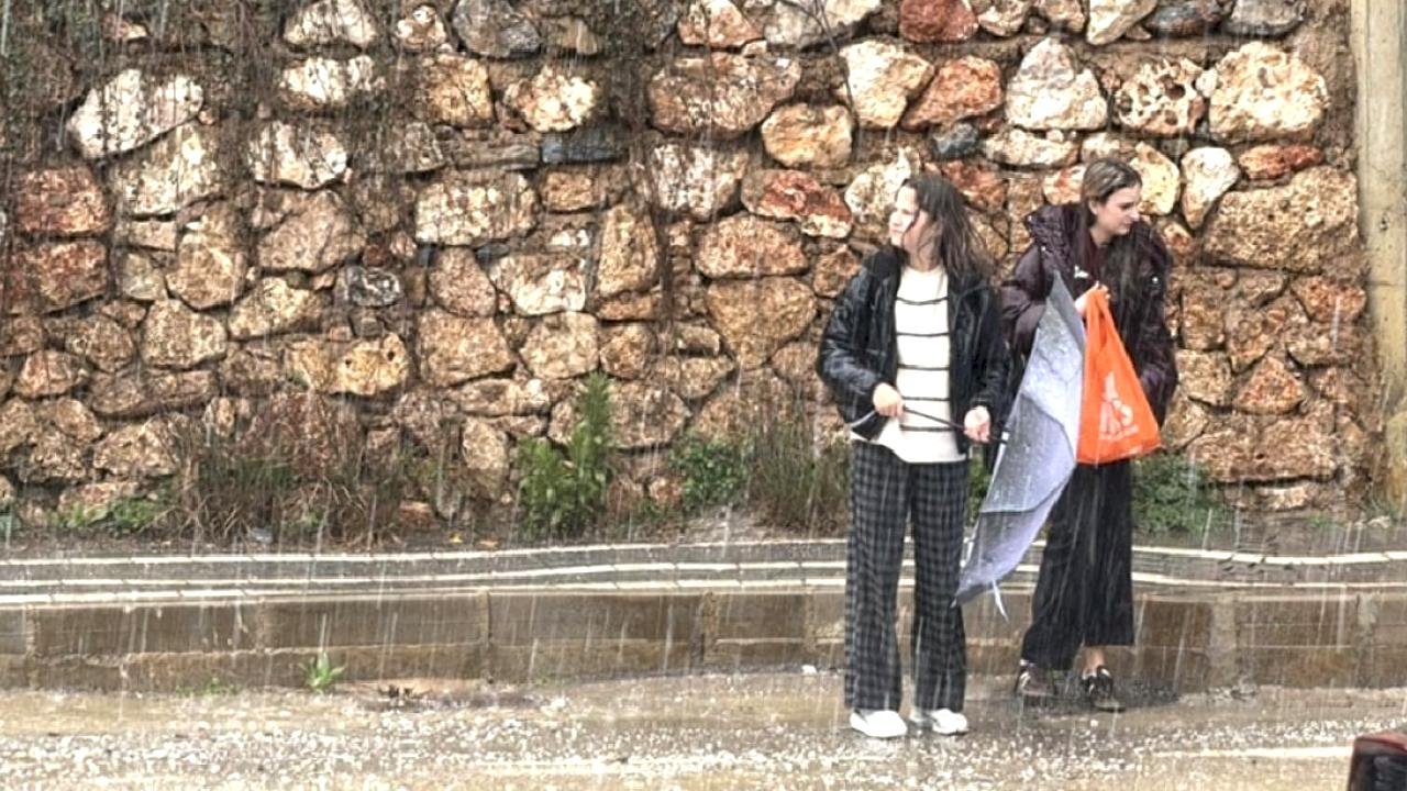 Antalya ve Mersin'in bazı ilçelerinde eğitime ara verildi