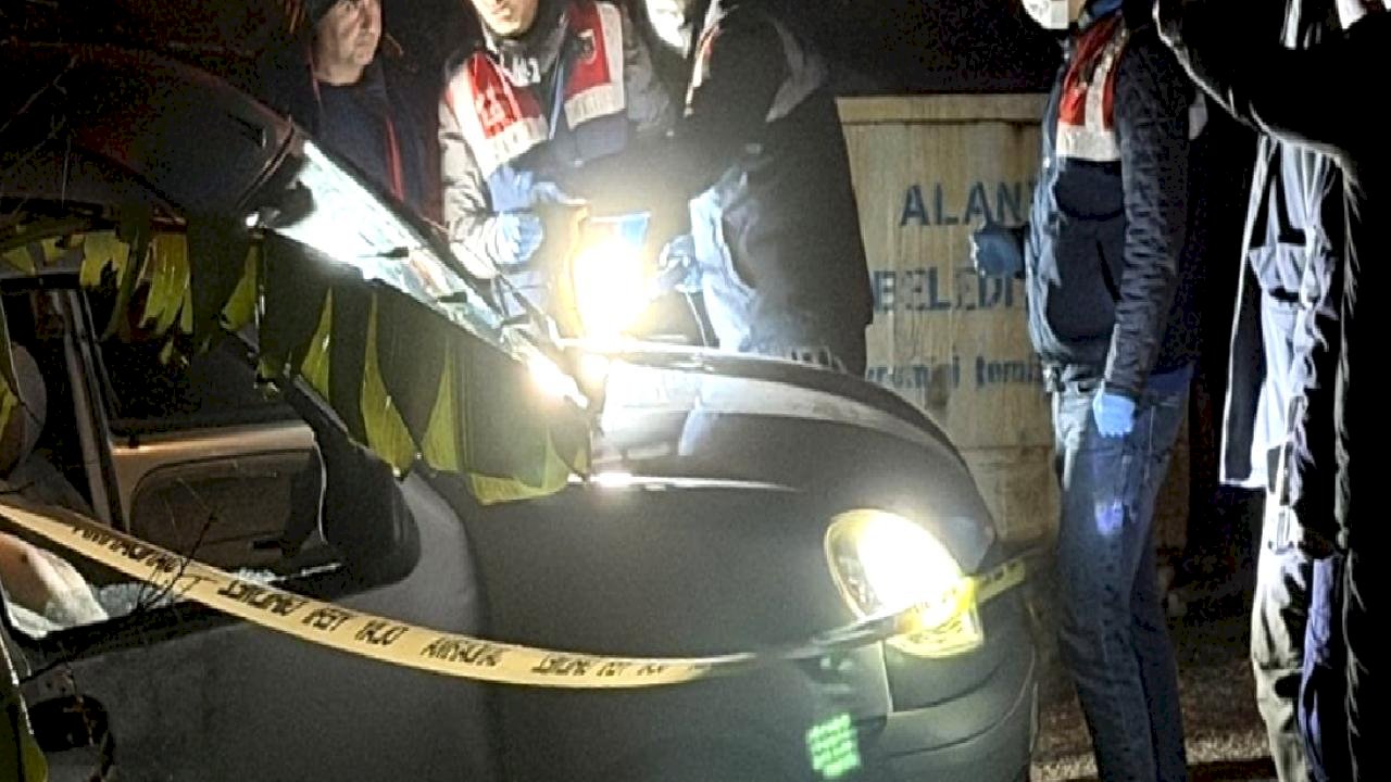 Antalya'da araca düzenlenen silahlı saldırıda 1 kişi öldü