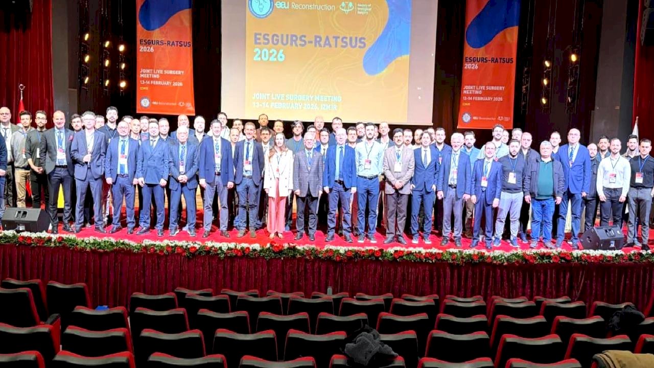 Avrupa’nın ünlü ürologları DEÜ’de canlı cerrahi gerçekleştirdi