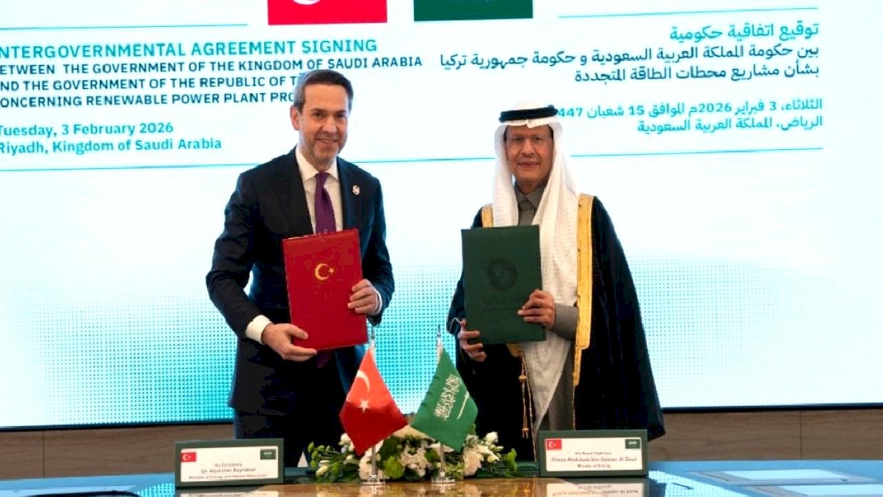 Bakan Bayraktar'dan Suudi Arabistan açıklaması: En düşük fiyatla elektriği alacağız