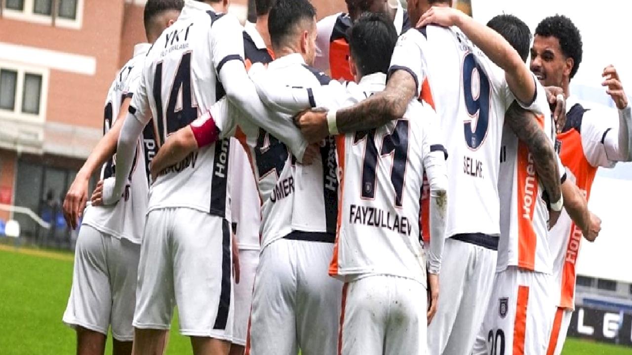 Başakşehir, Eyüpspor'u iki golle geçti