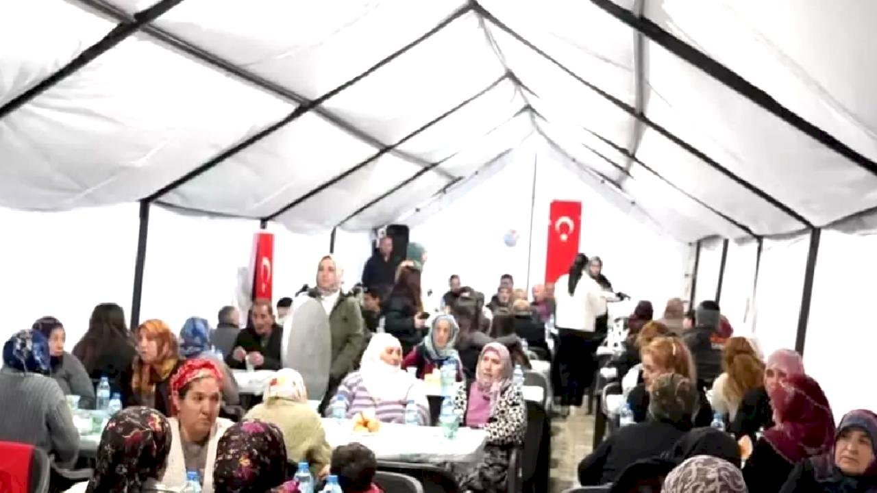 Başkan Bozkurt depremzedelerle iftarda buluştu