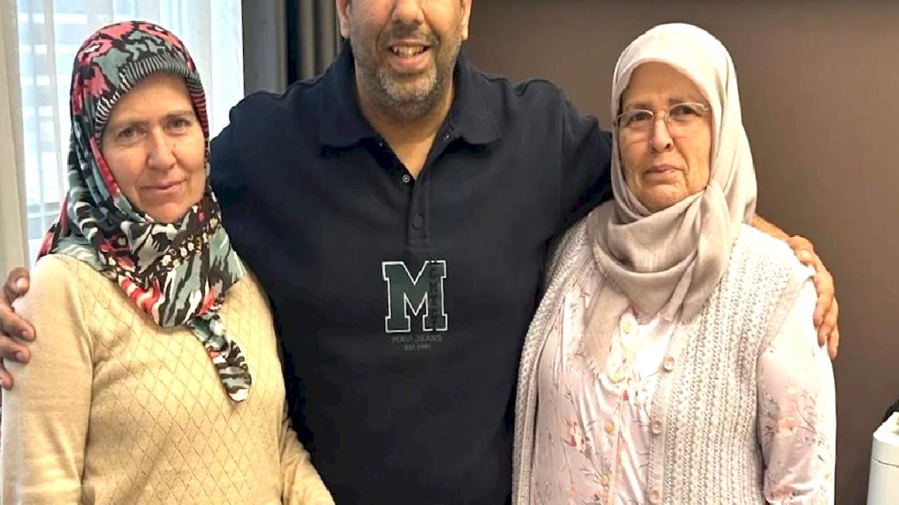 Çanakkaleli iki kız kardeş kanseri aynı gün Bursa'da yendi