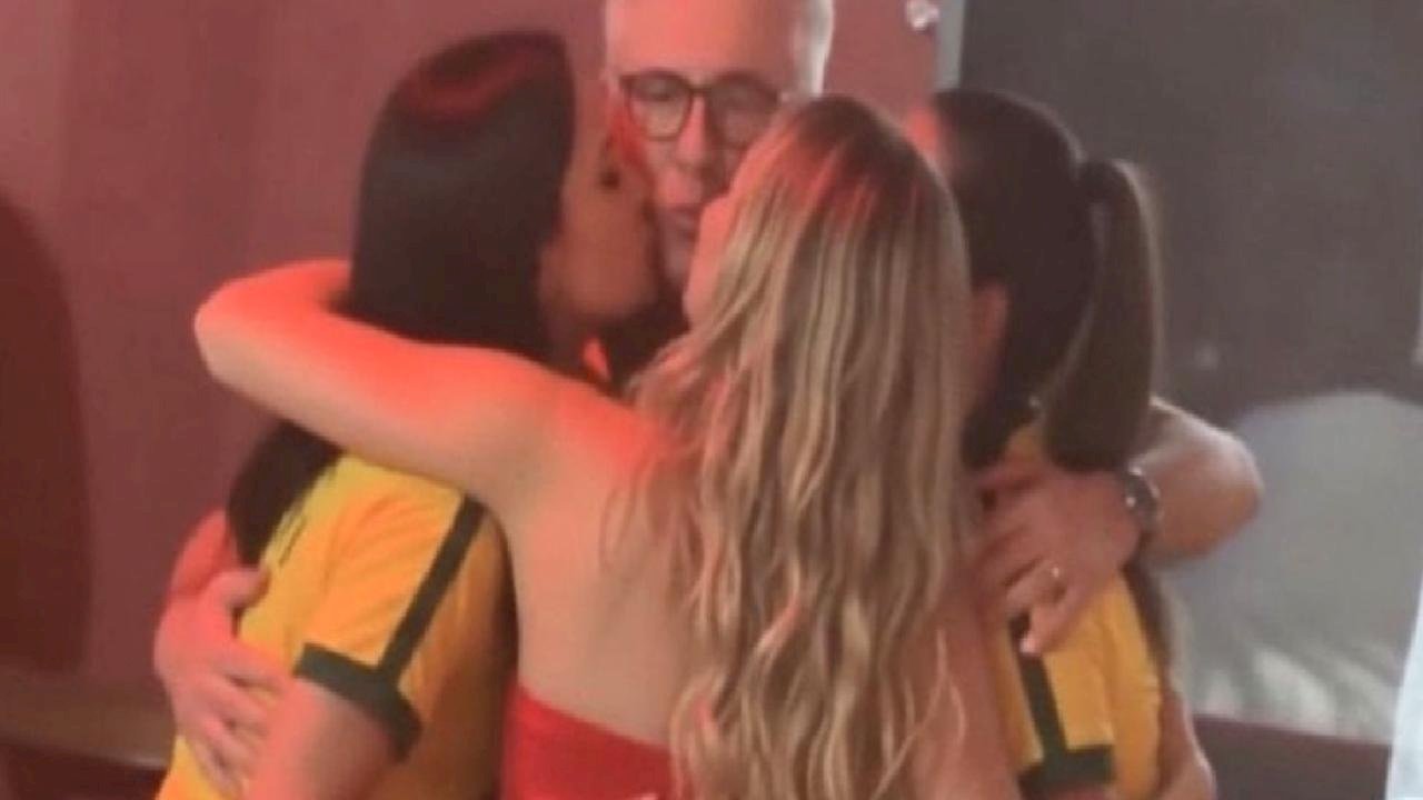 Carlo Ancelotti'nin karnavaldaki görüntüleri gündem oldu