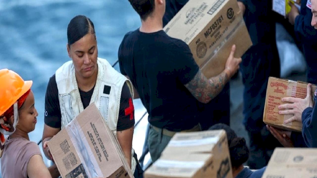 CENTCOM'dan "denizde ikmal" mesajı