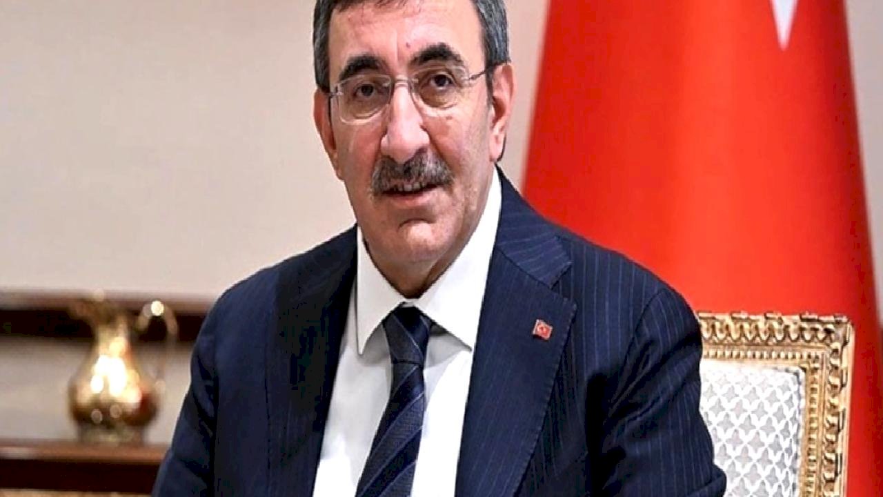 Cevdet Yılmaz, yılın karelerini seçti