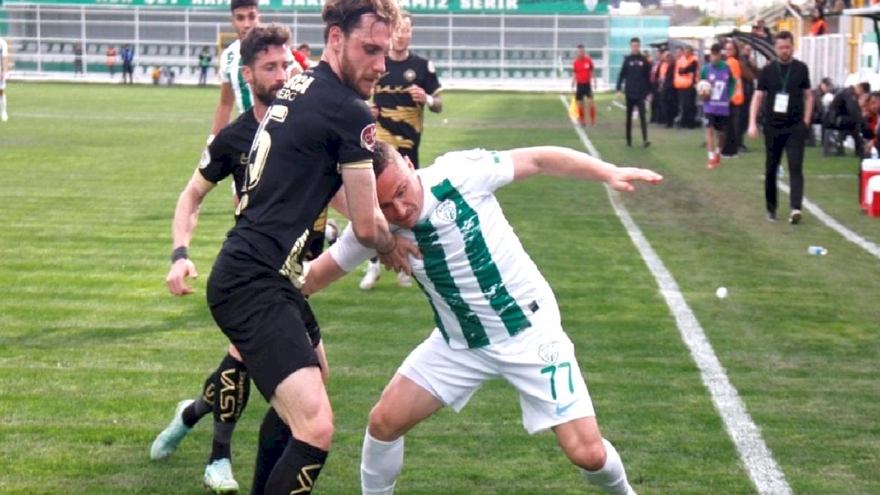 Çorum FK, Serik Spor'u üç golle geçti