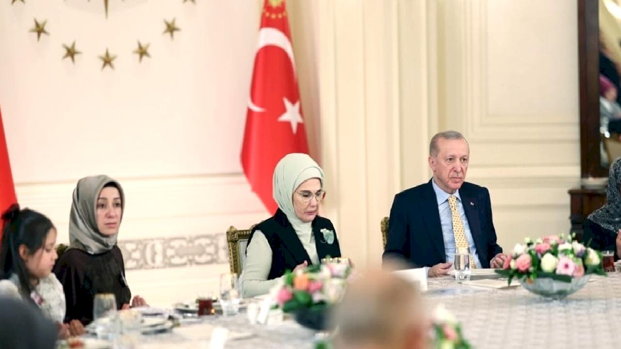 Cumhurbaşkanı Erdoğan şehit aileleriyle iftarda buluştu