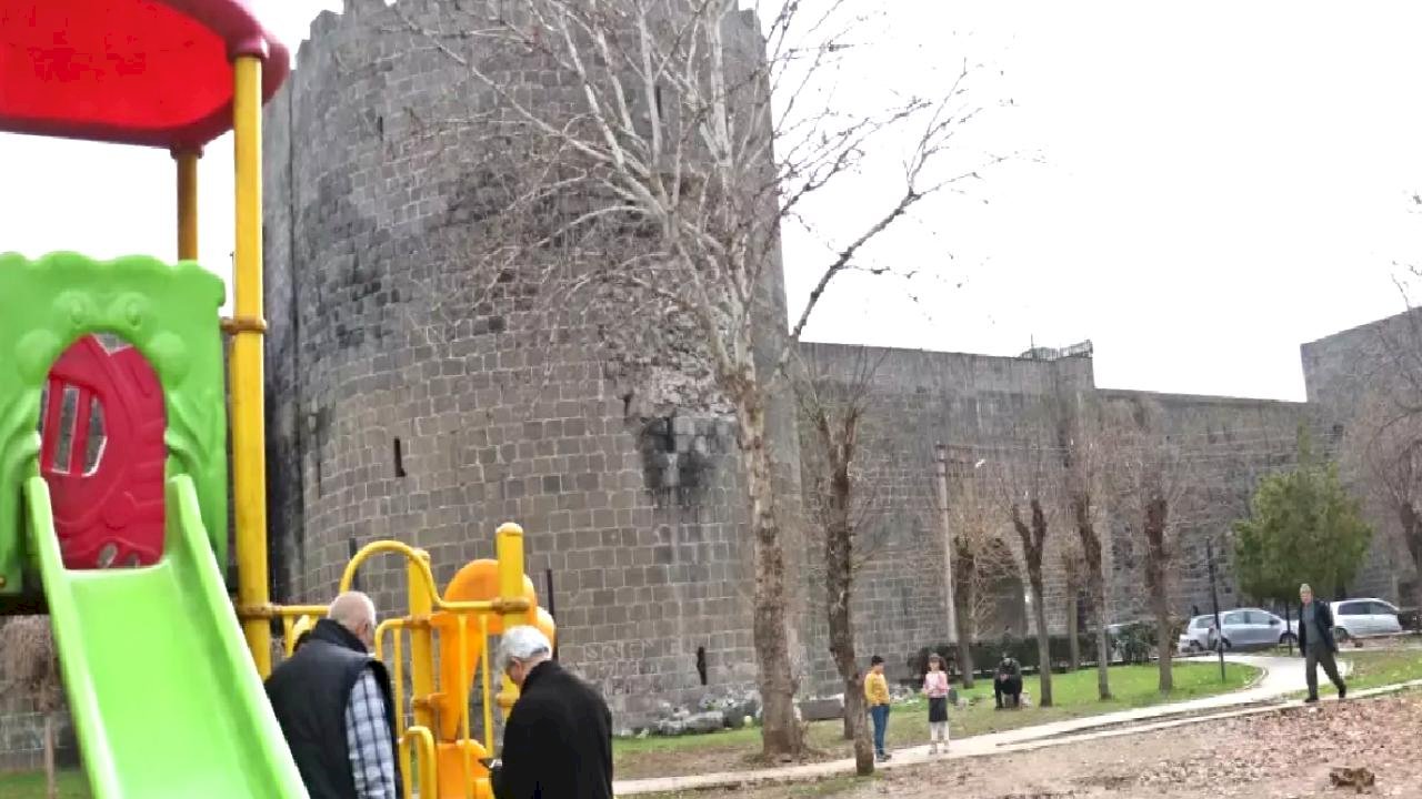 Diyarbakır tarihi surlarında ayakta kalan 98 burçtan Tek Kapı için restorasyon çağrısı