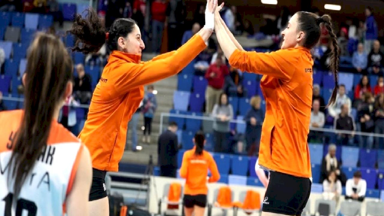 Eczacıbaşı, Numia Vero Volley'e şans tanımadı