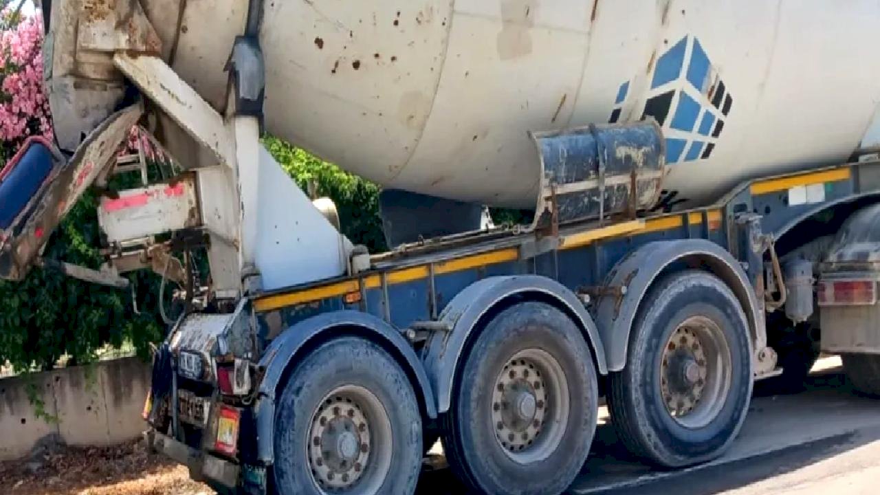 Elazığ’da yollara beton döken miksere para cezası