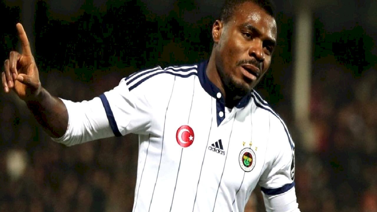 Emmanuel Emenike, Nijerya'da hastane yaptırdı