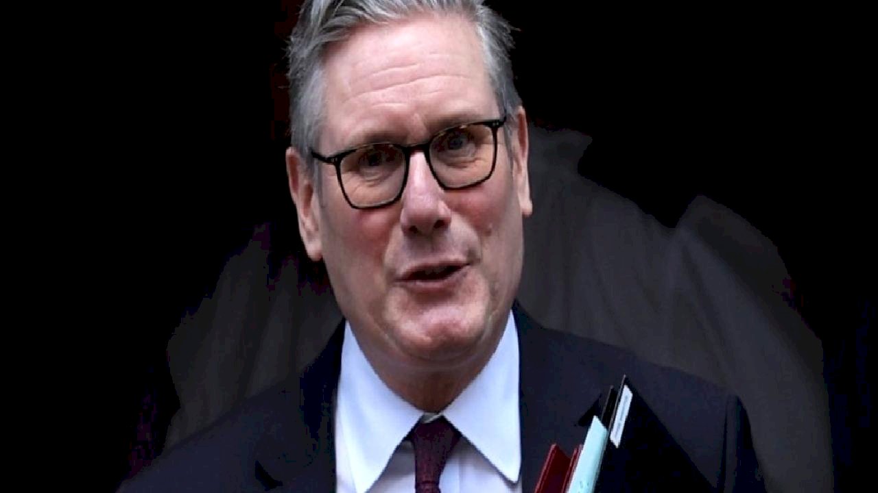 Epstein belgeleri nedeniyle hedefte: Starmer'dan "istifa etmeyeceğim" mesajı