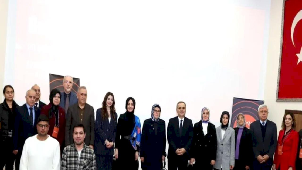 ERÜ'deki Genç Kadem Söyleşileri'nin konuğu Ayşe Böhürler