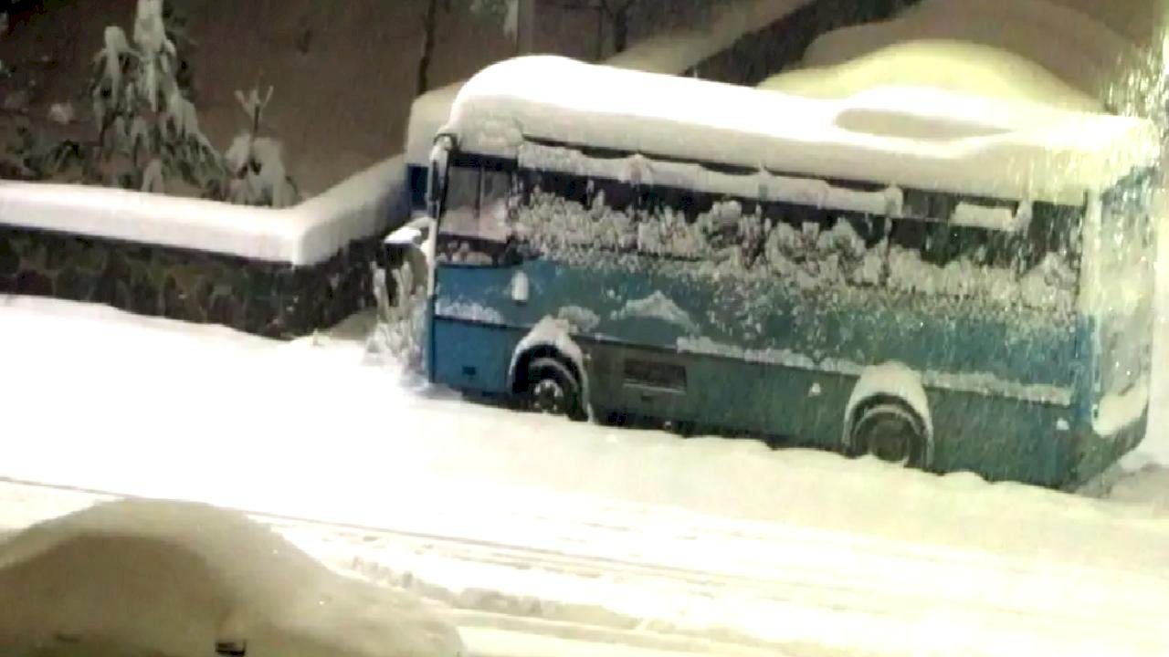 Erzurum'da 60 Santimetre Kar Yağışı