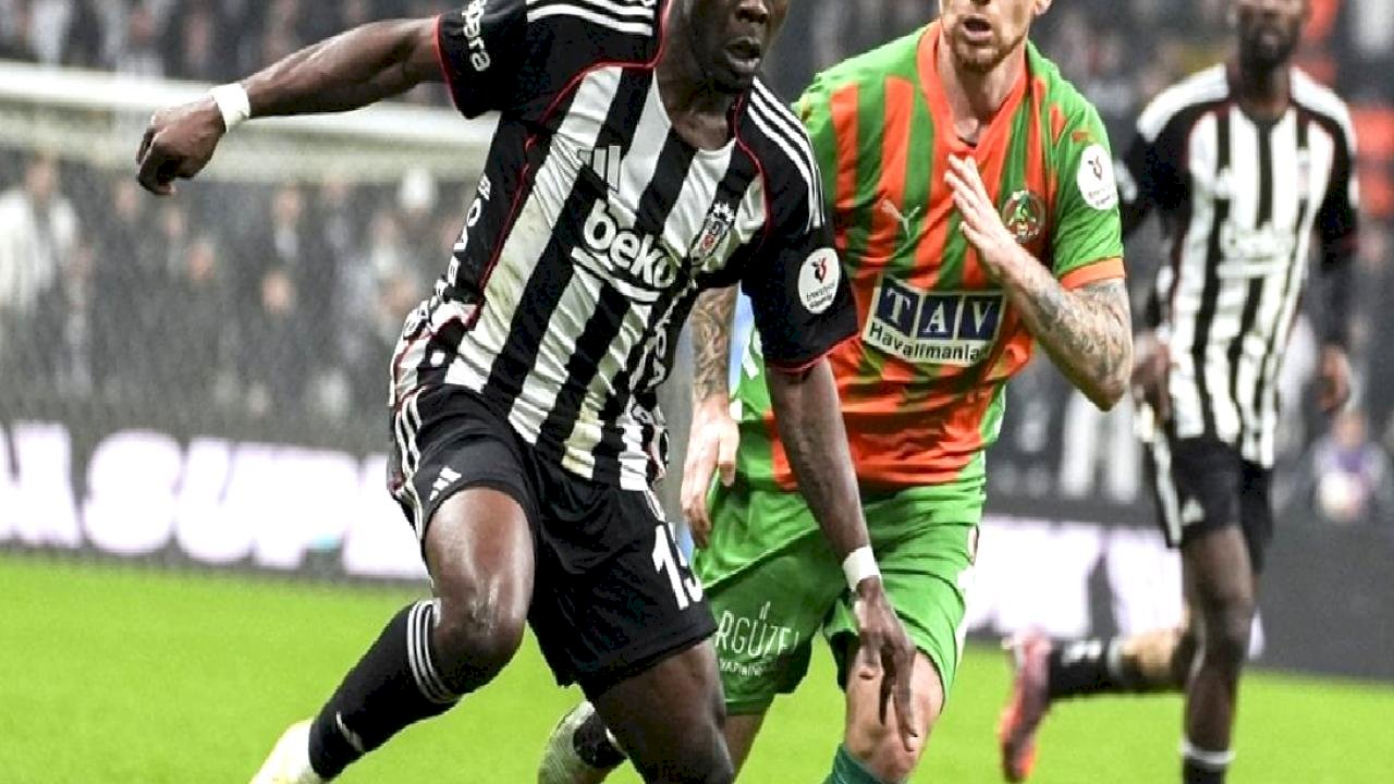 Eski hakemler, Beşiktaş-Alanyaspor maçının tartışmalı pozisyonlarını değerlendirdi