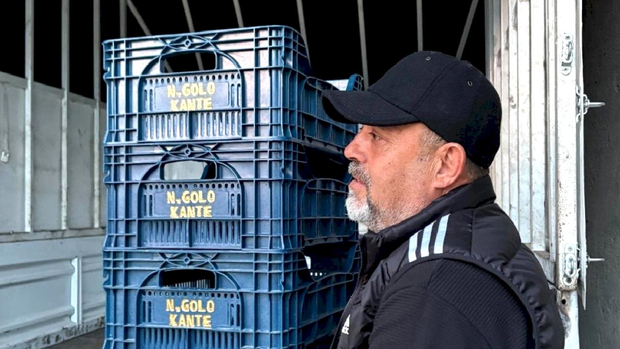 Fenerbahçeli taraftar kasaların üstüne 'N'Golo Kante' yazdırdı