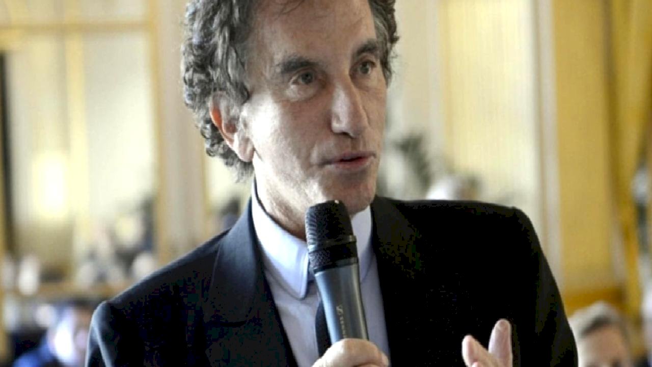 Fransa'da Epstein depremi: İstifa eden Lang'ın yerine Macron'a yakın isim getirildi