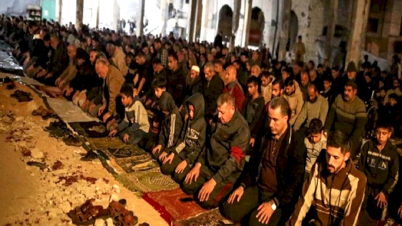 Gazze'de ateşkes sonrası ilk teravih namazı kılındı