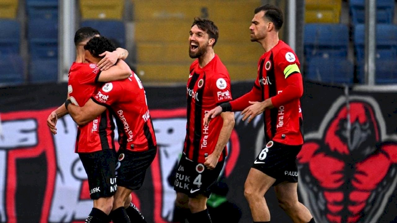 Gençlerbirliği, Gaziantep FK'yı iki golle geçti