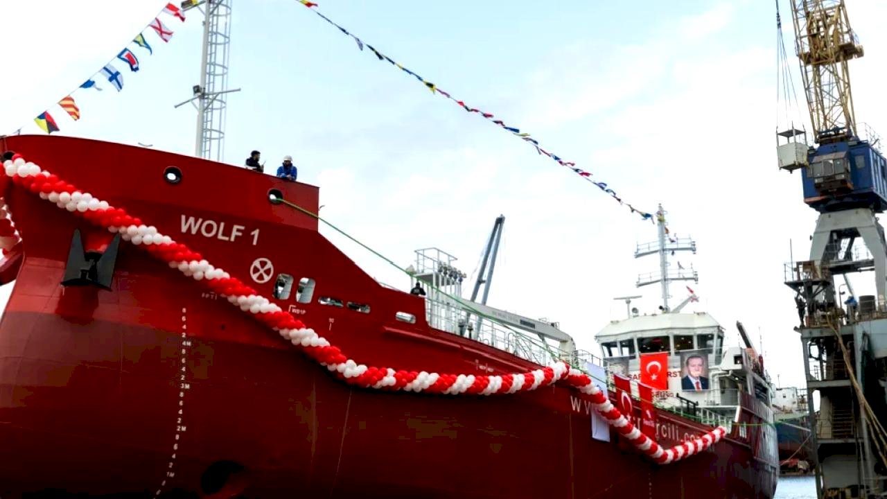 İlk sıfır emisyonlu tanker "WOLF 1" denize indirildi