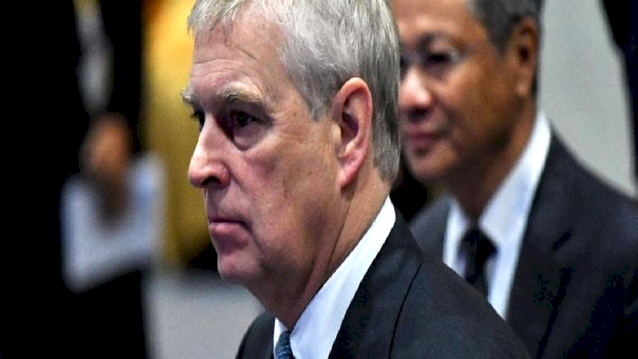 İngiltere’de Prens Andrew'ın taht sırasından çıkarılması gündemde