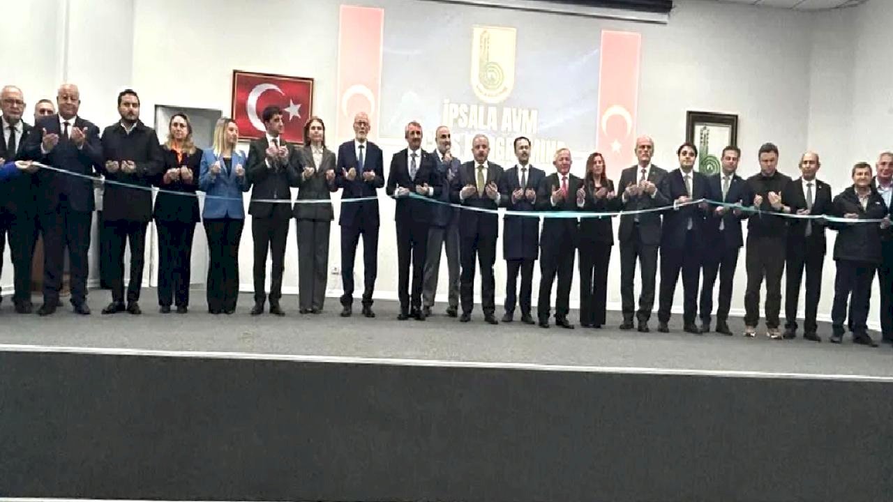 İpsala AVM kapılarını açtı