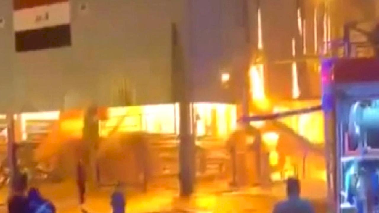 Irak'ta petrol rafinerisinde yangın: 1 ölü