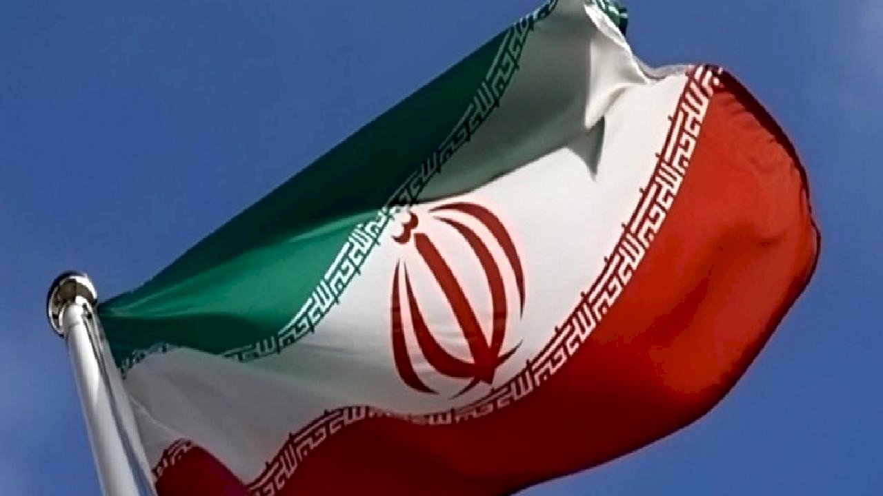 İran heyeti, ABD ile müzakereler için Umman'a doğru yola çıktı